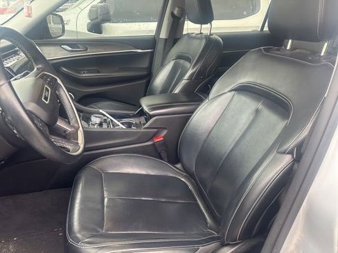 Used 2021 Jeep Grand Cherokee L Limited AWD/4WD image 10