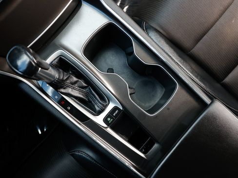 Used 2018 Honda Accord Sport image 38