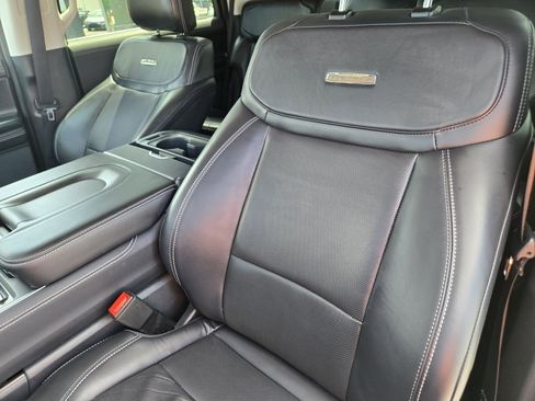 Certified 2025 Ford Expedition Platinum AWD/4WD image 17