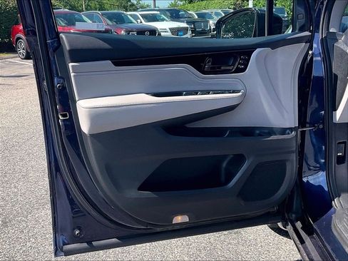 Used 2018 Honda Odyssey Elite image 9