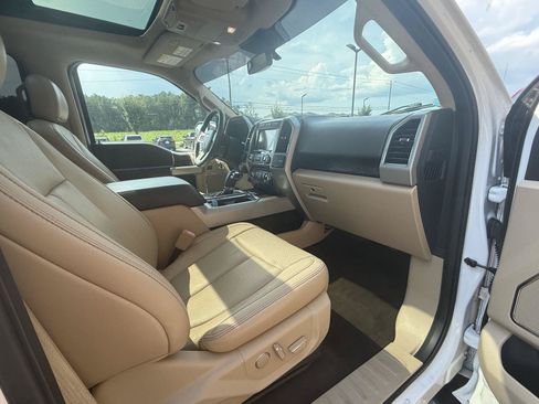 Used 2018 Ford F150 Lariat w/ Equipment Group 502A Luxury AWD/4WD image 24