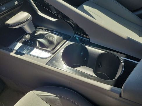 Certified 2025 Hyundai Elantra SEL FWD image 14