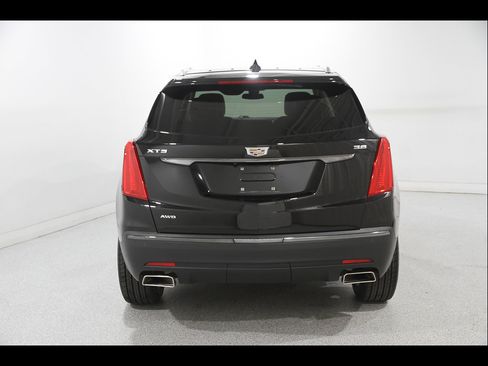 Used 2019 Cadillac XT5 Luxury w/ LPO, Black Ice Package AWD/4WD image 22