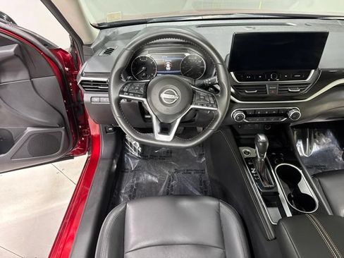 Used 2023 Nissan Altima 2.5 SR w/ SR Premium Package FWD image 12