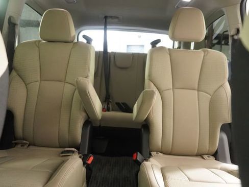 Certified 2025 Subaru Ascent Premium AWD/4WD image 31