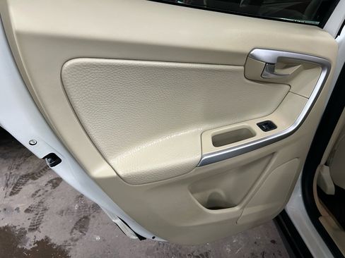 Used 2011 Volvo XC60 3.2 image 21