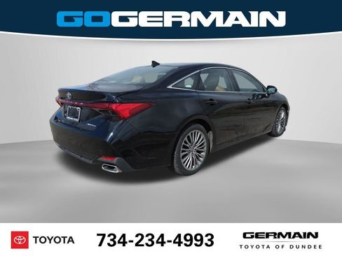Used 2022 Toyota Avalon Limited w/ Advanced Safety Package FWD image 8