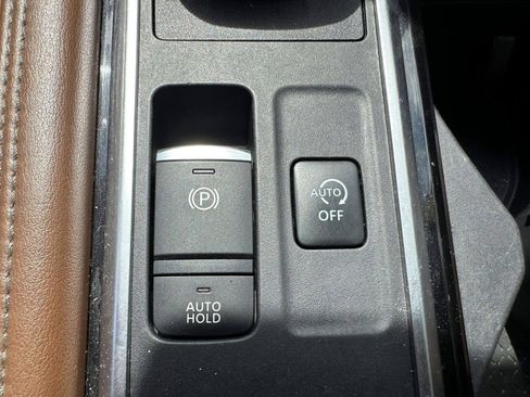 Certified 2022 Nissan Pathfinder Platinum w/ Cargo Package AWD/4WD image 32