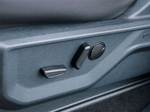 New 2026 Ford F250 Lariat w/ Black Appearance Package image 22