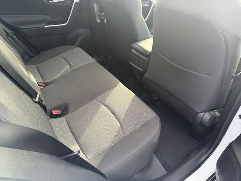 Used 2021 Toyota RAV4 XLE w/ Convenience Package image 17