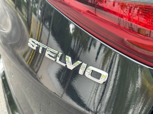 Used 2022 Alfa Romeo Stelvio Veloce AWD/4WD image 44
