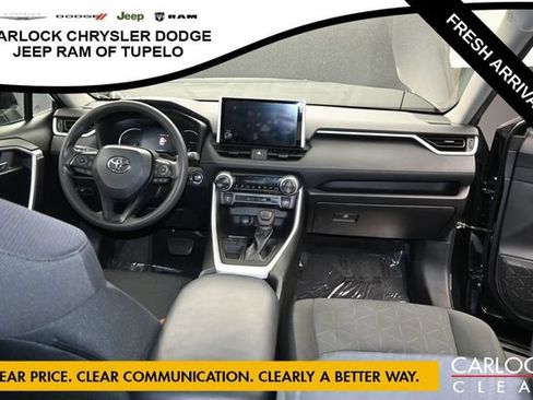 Used 2024 Toyota RAV4 XLE FWD image 38