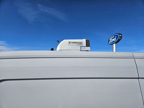 New 2025 Ford Transit 250 148 Medium Roof RWD image 10