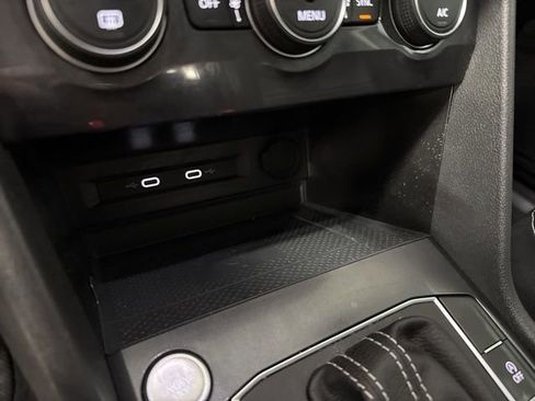 Certified 2021 Volkswagen Tiguan SE w/ Panoramic Sunroof Package image 19