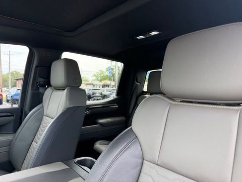 Used 2025 Chevrolet Silverado 1500 ZR2 w/ Technology Package AWD/4WD image 8