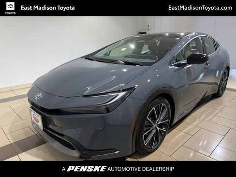 Used 2024 Toyota Prius XLE image 1