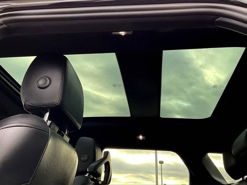 Used 2024 Land Rover Range Rover Evoque Dynamic SE image 27