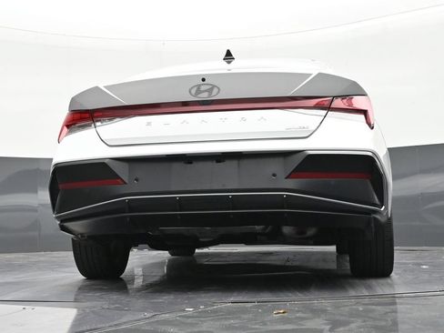 Used 2024 Hyundai Elantra Limited FWD image 24