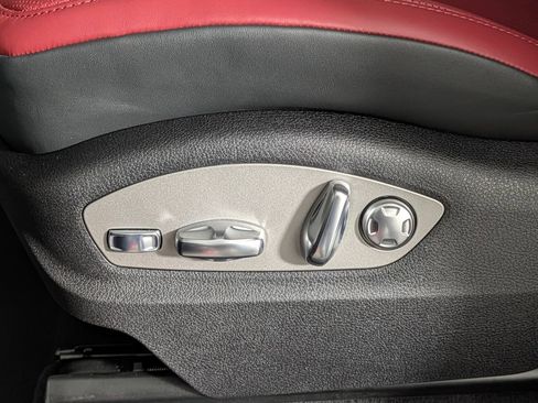 New 2026 Porsche Macan AWD/4WD image 29