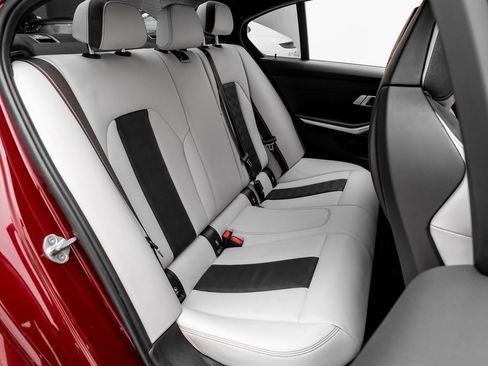 Used 2023 BMW M3 Competition w/ Executive Package image 31