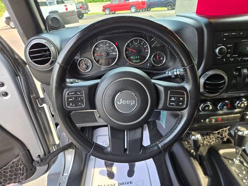 Used 2013 Jeep Wrangler Sport AWD/4WD image 10