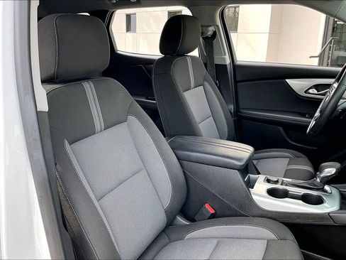 Used 2025 Chevrolet Blazer LT image 28