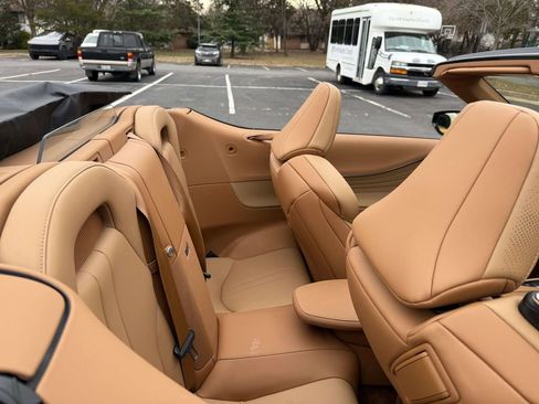 Used 2025 Lexus LC 500 Convertible image 17