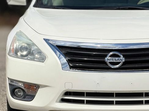 Used 2015 Nissan Altima 2.5 SL w/ Technology Package FWD image 11