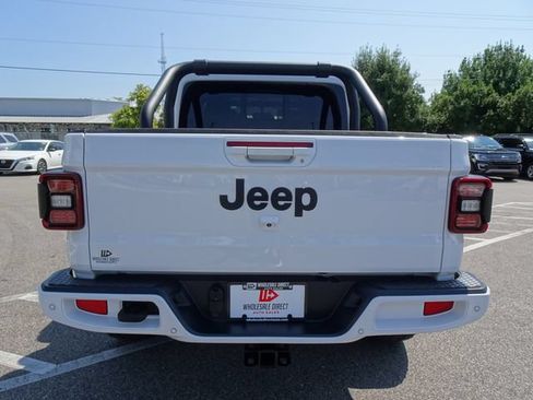Used 2023 Jeep Gladiator Overland AWD/4WD image 5