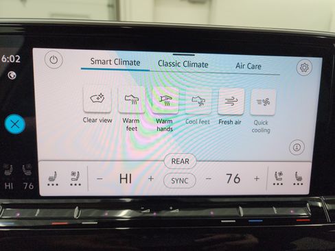 Used 2025 Volkswagen Atlas SE AWD/4WD image 46