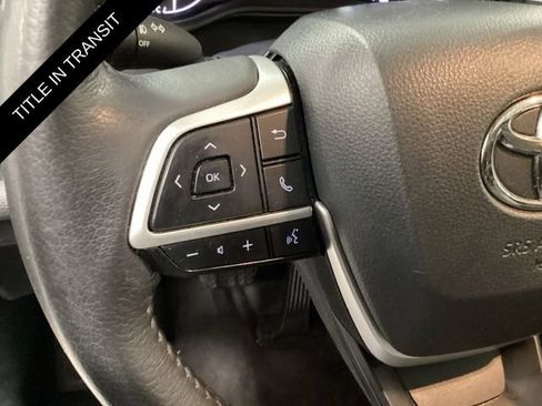 Used 2025 Toyota Sienna XLE FWD image 20