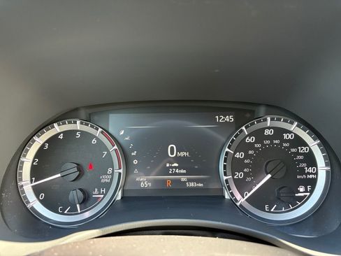 Used 2025 Toyota Highlander XLE image 18