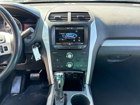 Used 2014 Ford Explorer XLT w/ Equipment Group 202A image 24