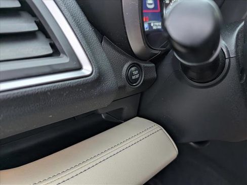 Used 2021 Subaru Ascent Touring image 36