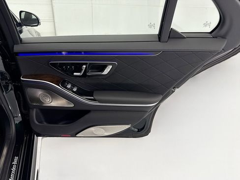 New 2026 Mercedes-Benz S 580e 4MATIC Sedan image 26