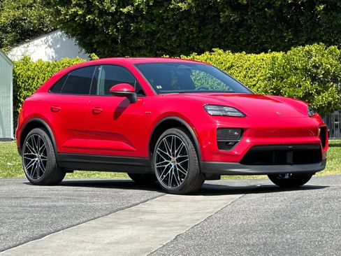 New 2026 Porsche Macan Electric RWD image 10