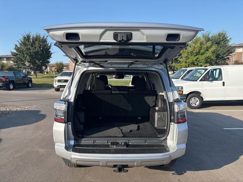 Used 2024 Toyota 4Runner TRD Off-Road image 11