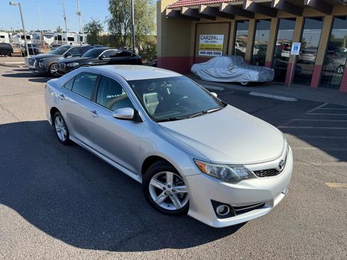 Used 2012 Toyota Camry SE image 2