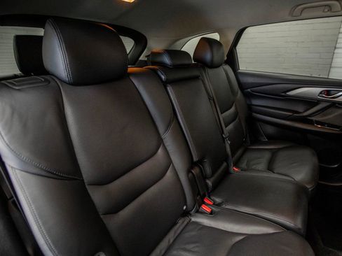 Used 2019 MAZDA CX-9 Touring image 25
