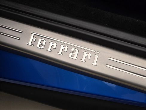 Used 2019 Ferrari Portofino image 34