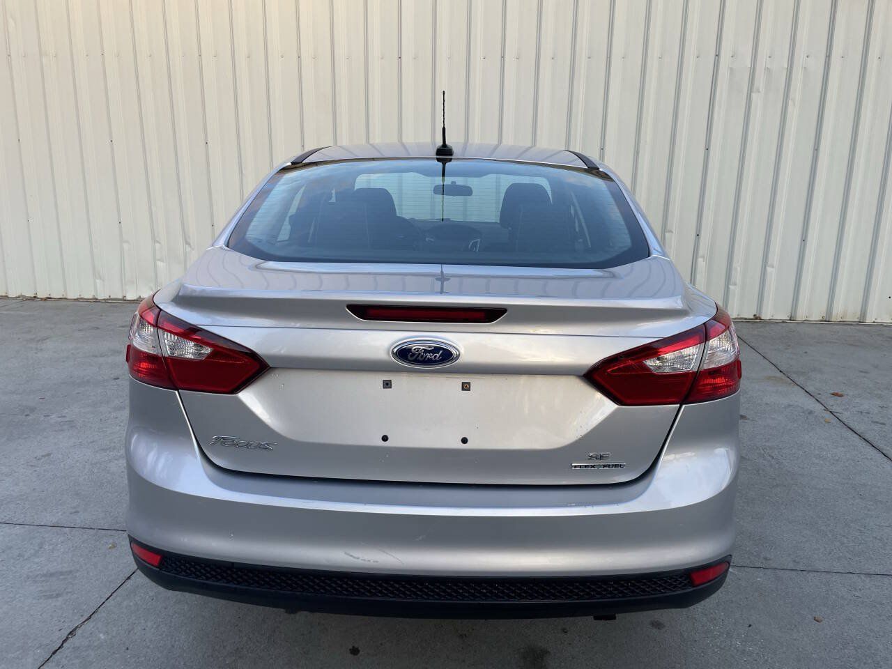 Used 2014 Ford Focus SE w/ SE Winter Package FWD image 4