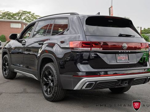 Used 2024 Volkswagen Atlas Peak Edition SEL AWD/4WD image 17