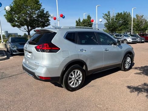 Used 2017 Nissan Rogue SV AWD/4WD image 28