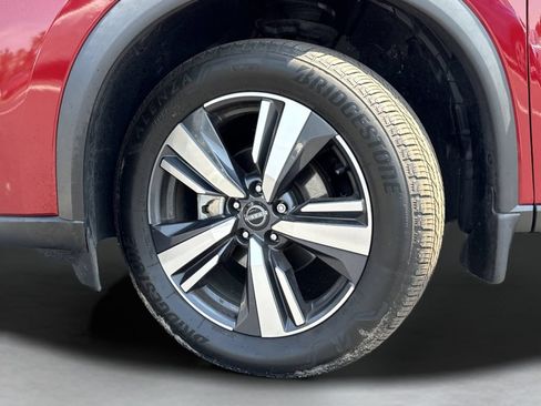Certified 2025 Nissan Rogue SL FWD image 49