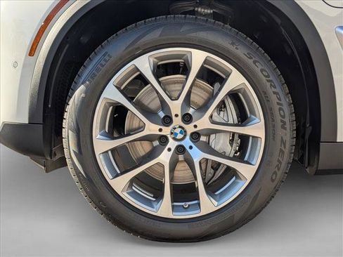 New 2026 BMW X5 xDrive50e w/ Climate Comfort Package image 10