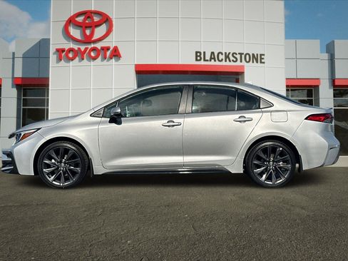 Certified 2026 Toyota Corolla SE w/ SE Package FWD image 6