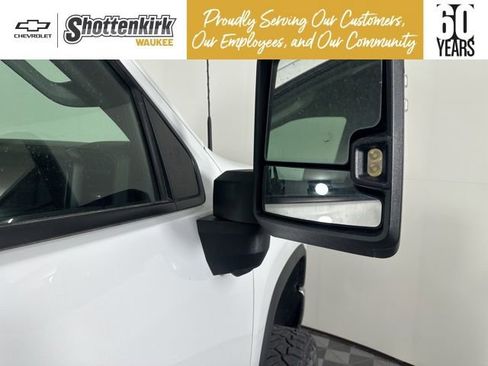 Used 2024 Chevrolet Silverado 2500 LT image 9