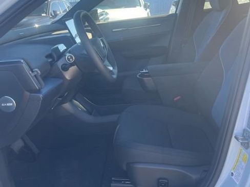 New 2025 Volvo EX30 Ultra w/ Protection Package Premier image 20