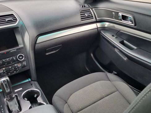 Used 2018 Ford Explorer XLT w/ Equipment Group 201A image 21