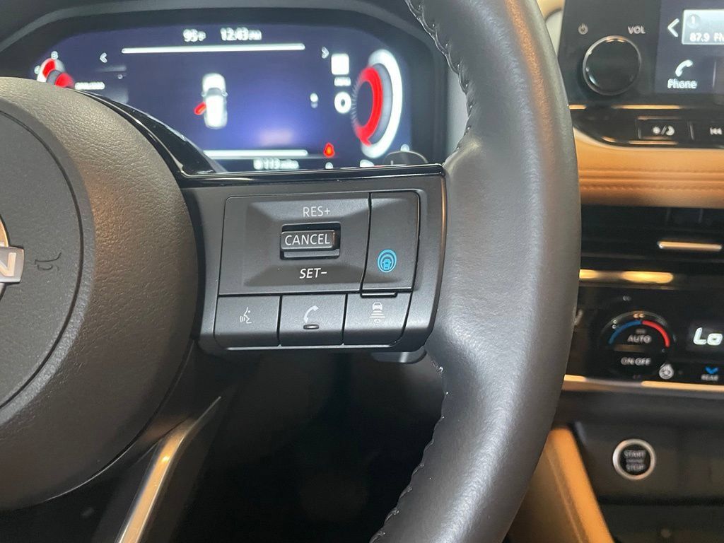 Certified 2023 Nissan Rogue Platinum w/ Platinum Premium Package FWD image 15